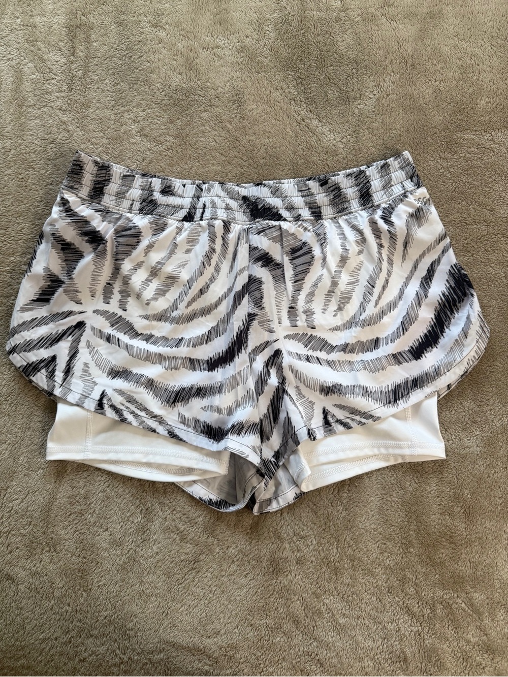 NWOT DSG Zebra-Print Layered Athletic Shorts - White & Black Size L